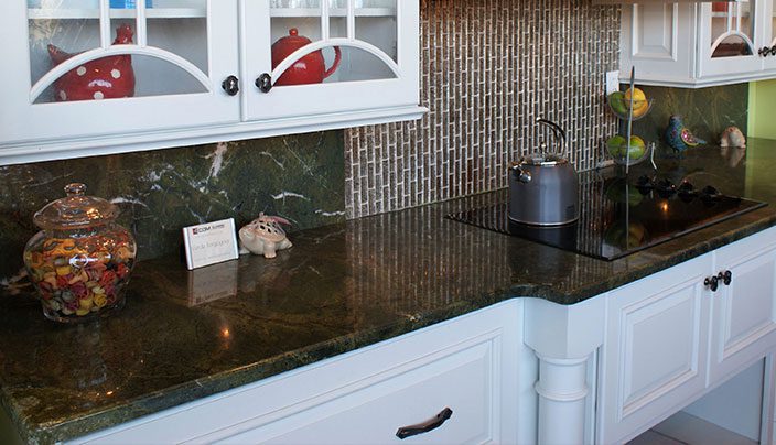 Your Granite Finish: Polished, Honed, or Leathered?